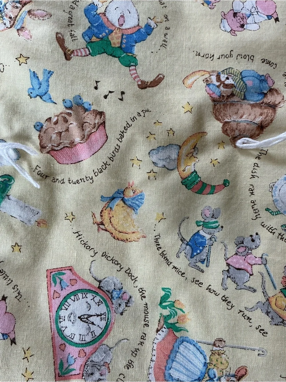 Vtg Mother Goose Nursery Rhyme Baby Quilt Yellow Panel Blanket 43x51.5 1990s - Picture 8 of 10